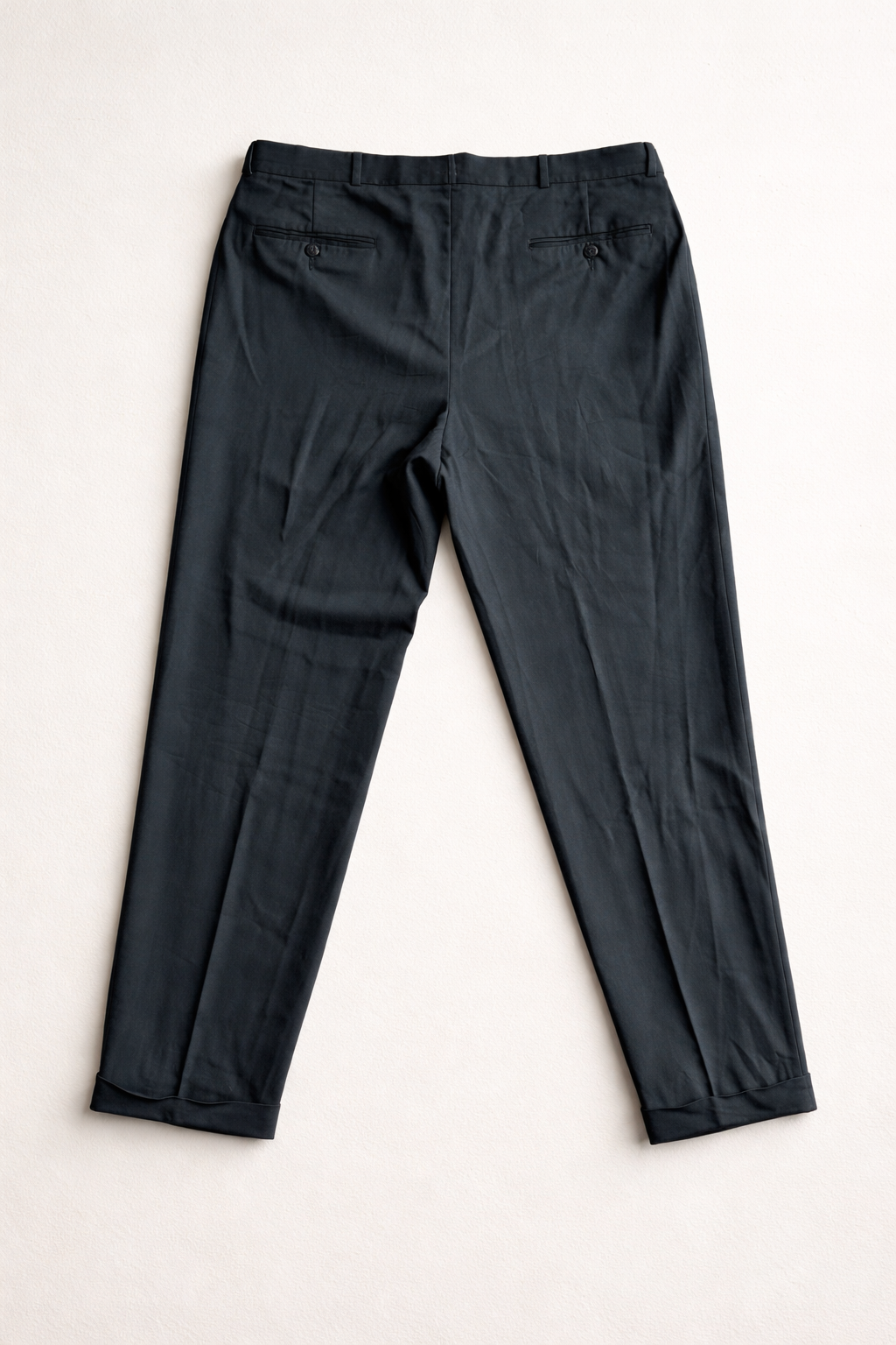 Pantalon Hugo Boss en laine noire – coupe structurée