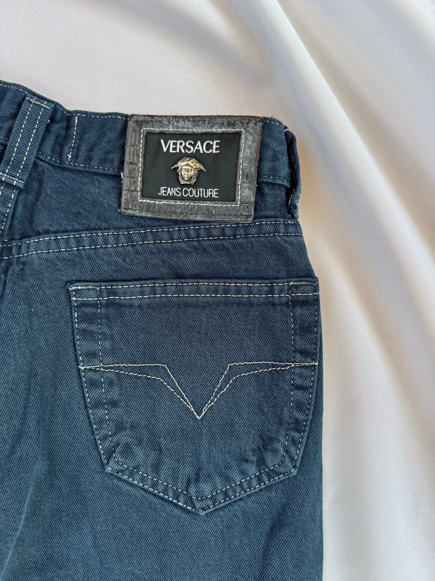 Versace Jeans Couture coupe droite en denim italien
