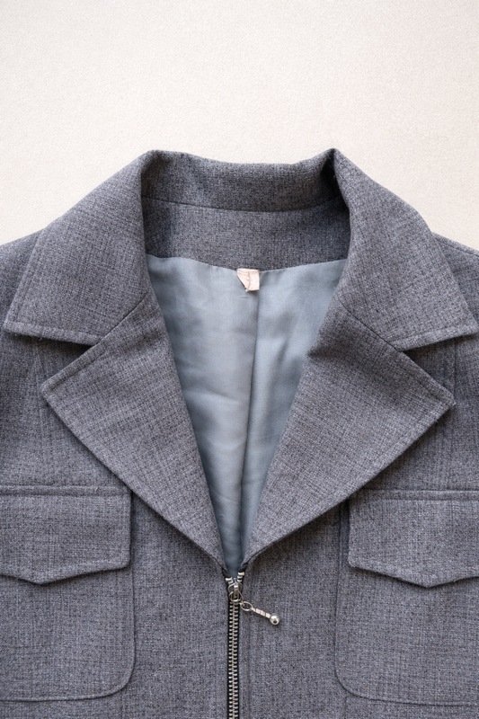 Veste vintage grise – coupe tailleur minimaliste