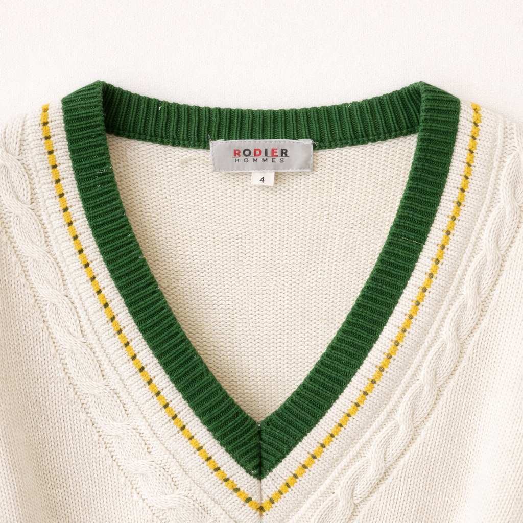 Rodier – Pull en maille col V crème style preppy
