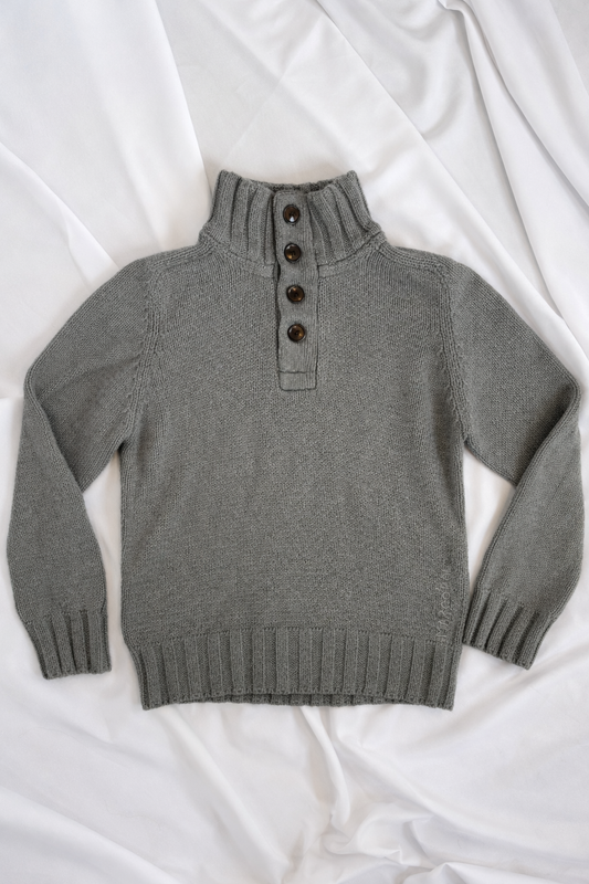 Pull Marc O’Polo en maille gris chiné – col montant boutonné – 100% coton
