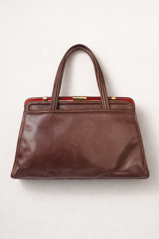 Sac à main vintage en cuir brun – Fermoir doré et cadre résine rouge