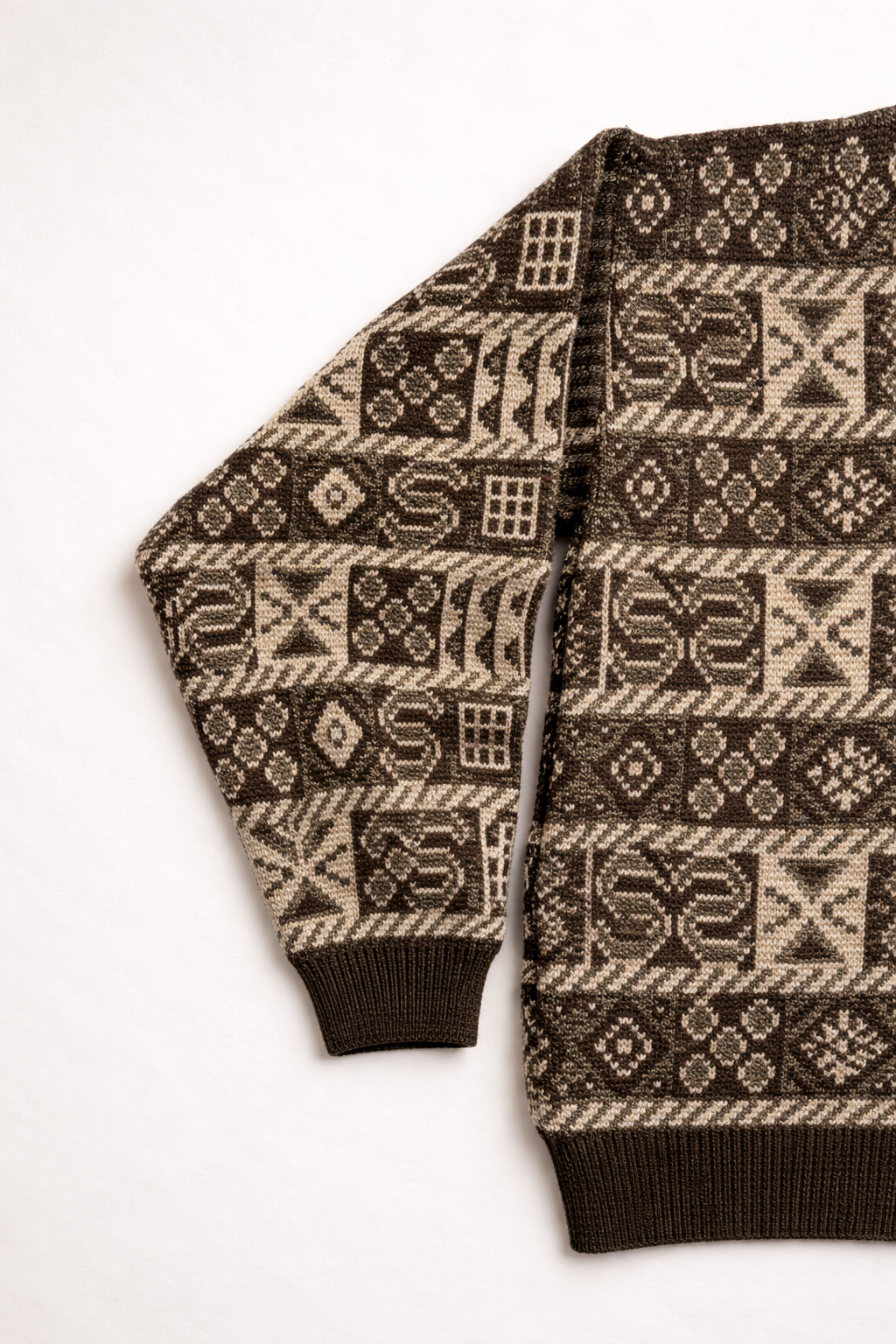 Pull vintage jacquard à motifs géométriques — C. Company